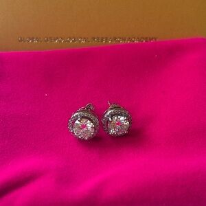 Certified 1.0 CT halo‎ Moissanite stud earrings